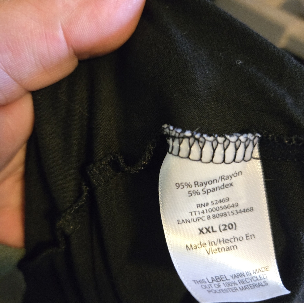 Sleeveless Black T-shirt Dress With Pockets - Picture 5 of 5